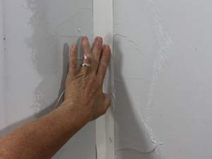Taping Drywall Corners