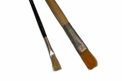 photo of 2 artist's brushes