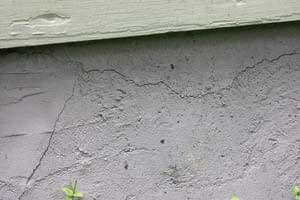 photo of cracks in concrete photo of cracks in concrete