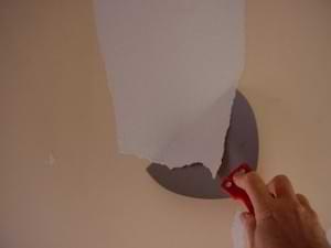 How to Remove Vinyl and Paper Wallpaper 